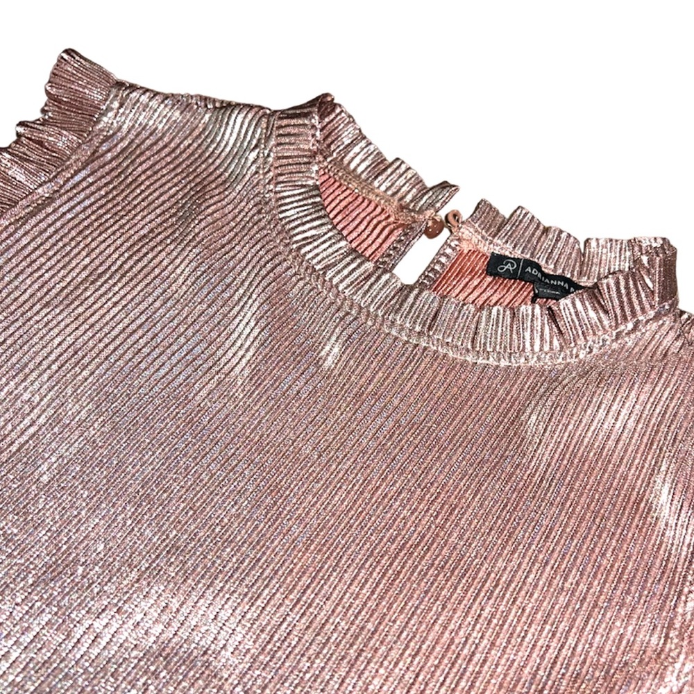 Adrianna Papell Rose Metallic pleated woven cap sleeve TOP  Large (Worn once) - Picture 4 of 6
